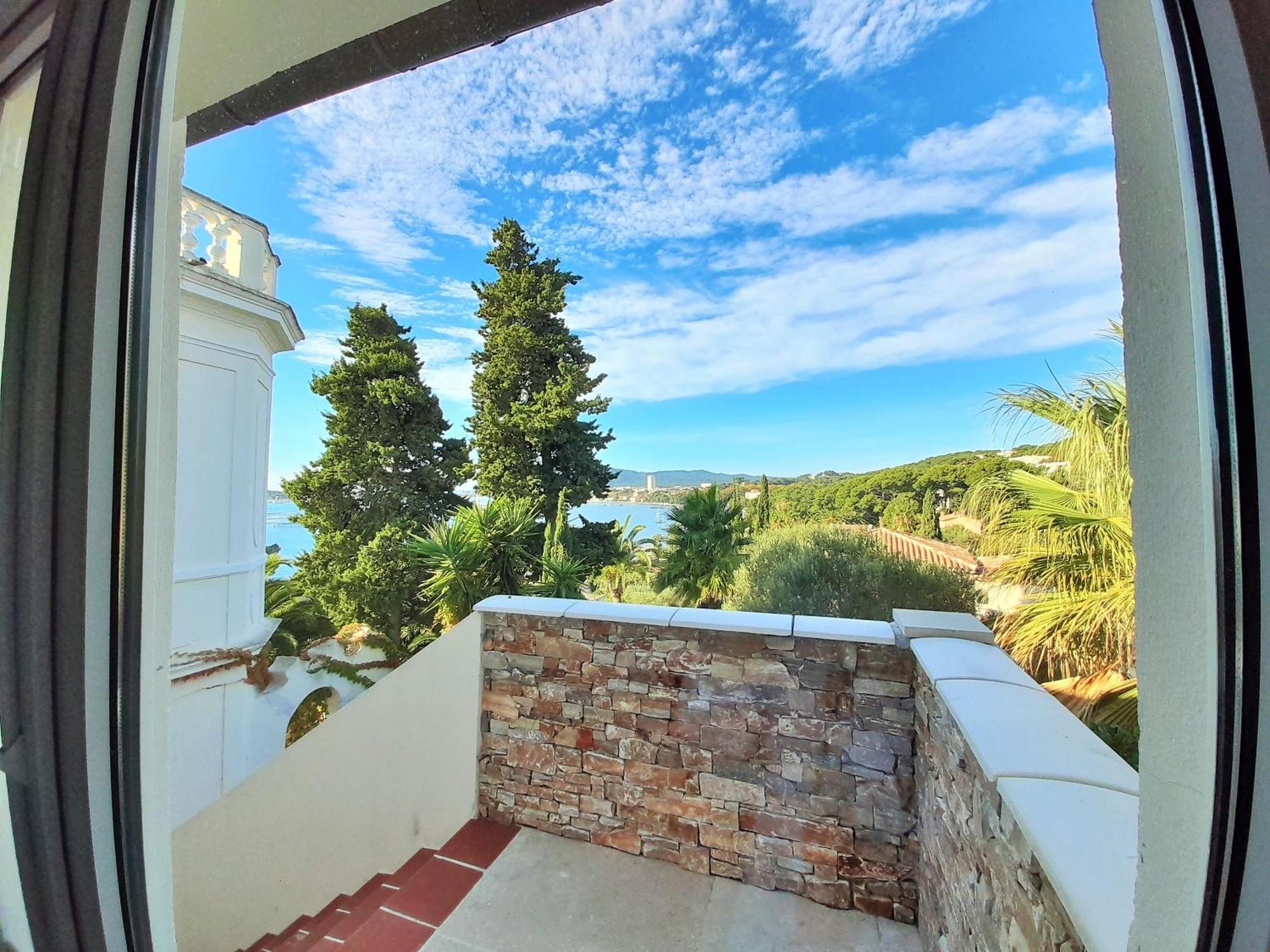 Villa-Chateau Les Terrasses - Tamaris, Plage Des Sablettes, Mer Au Bas De La Propriete La Seyne-sur-Mer Exteriör bild